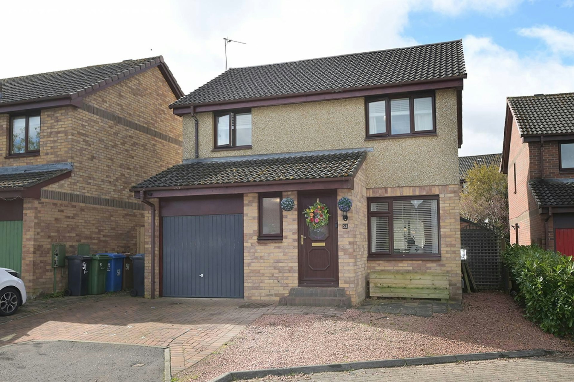 53 Braeside Park, Livingston, Mid Calder, EH53 0SL