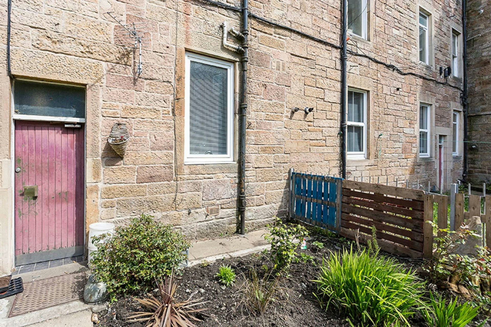 20/3 Caledonian Place, , Edinburgh, EH11 2AP McEwan Fraser Legal