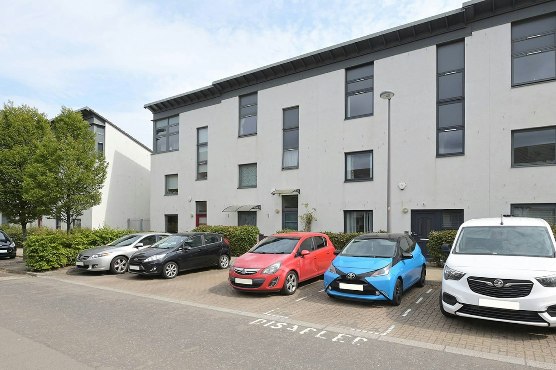15 Tudsbery Avenue, Edinburgh, EH16 4GX