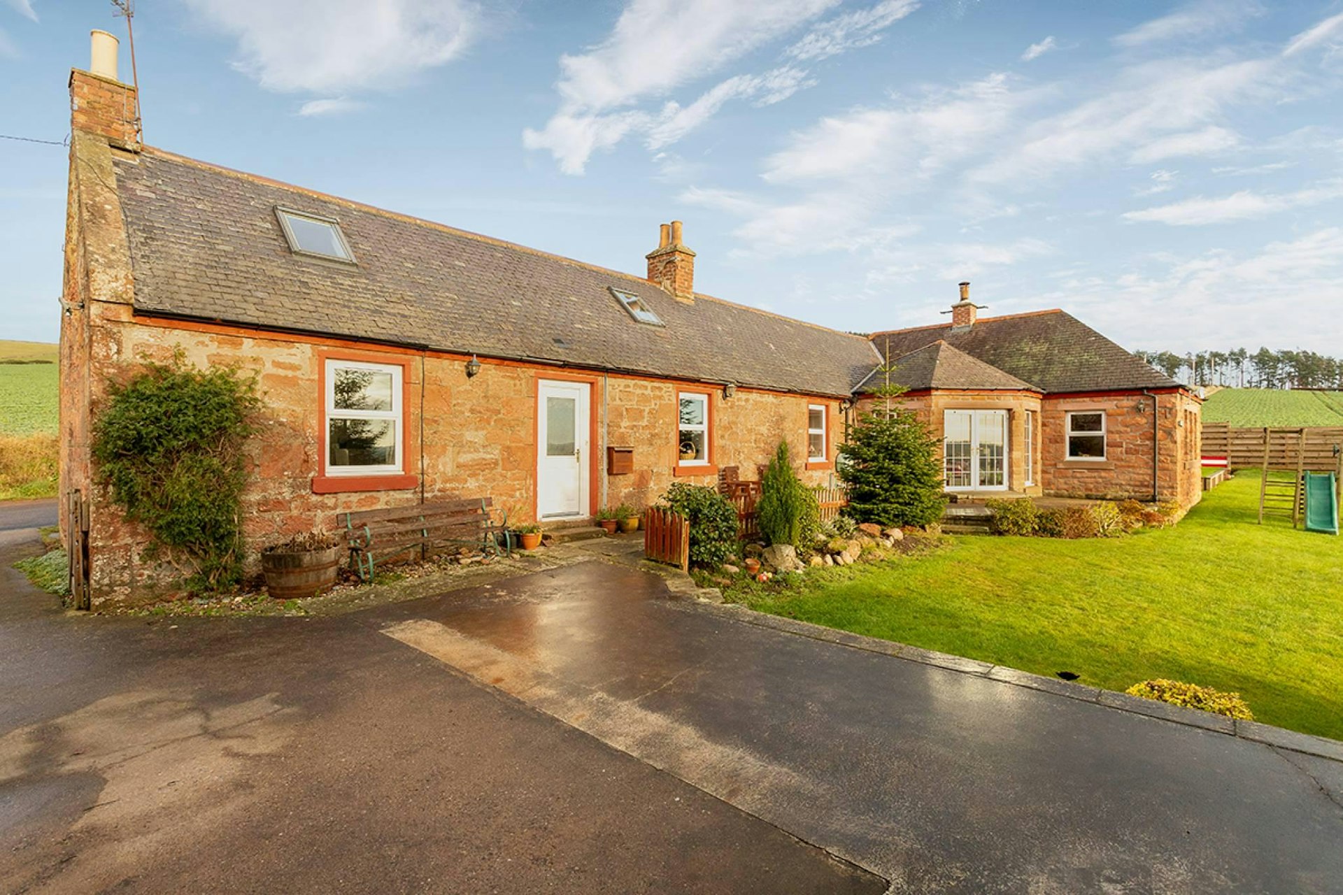 Sarah's Cottage Tigerton, Menmuir, Brechin, DD9 7RL