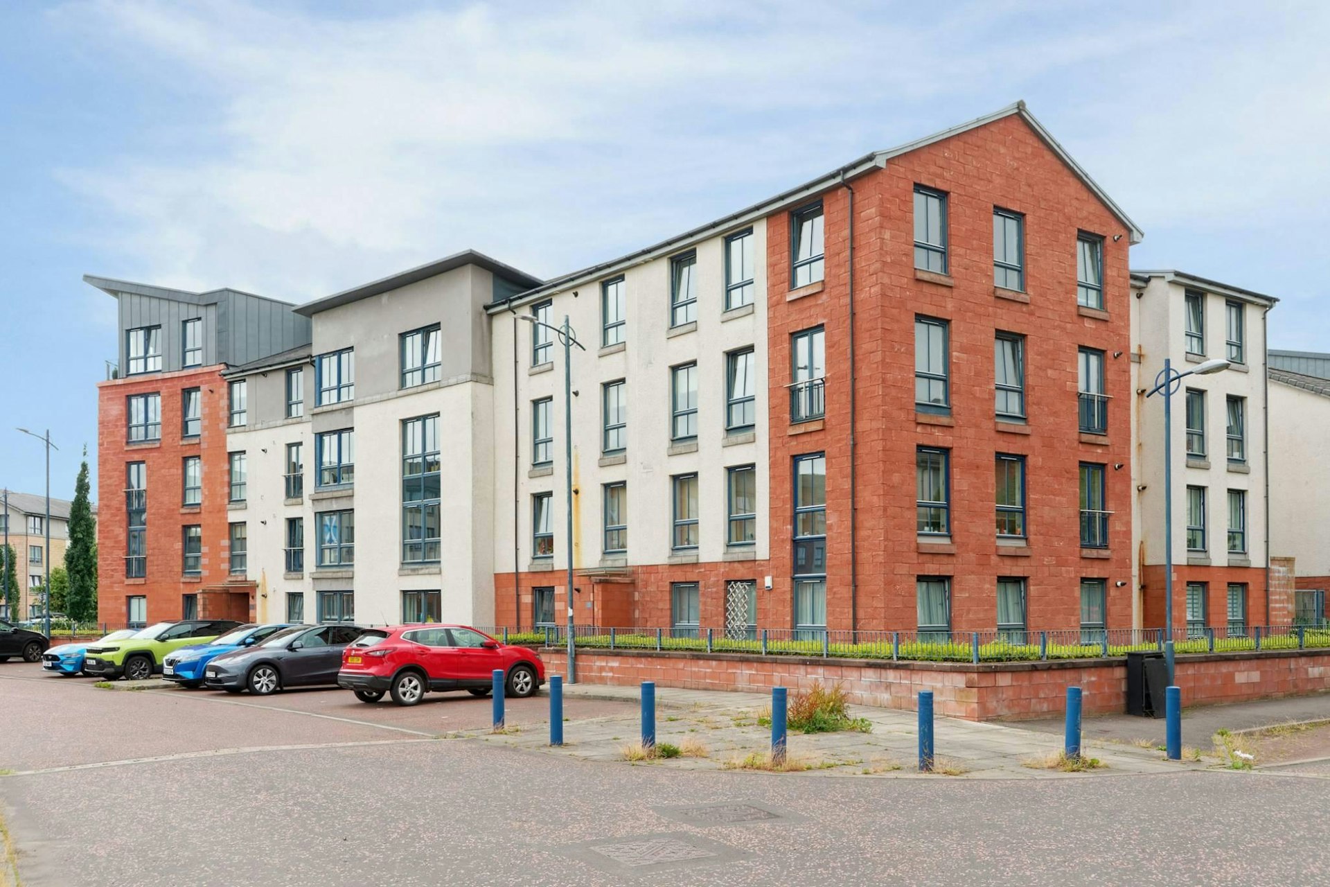 2/1 5 Richmond Park Gardens, Oatlands, Glasgow, G5 0HG
