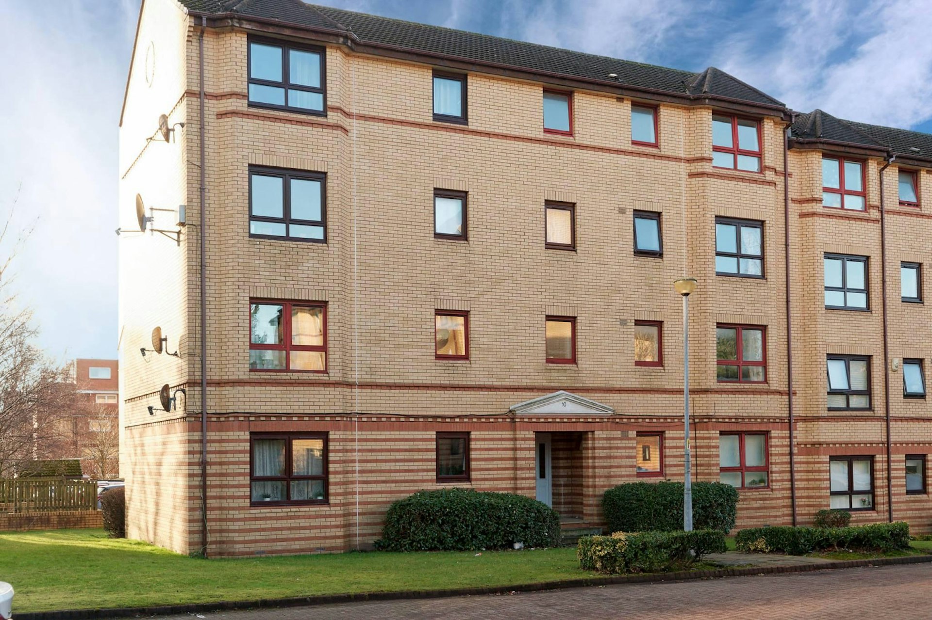 10H Grovepark Gardens, Glasgow, G20 7JB