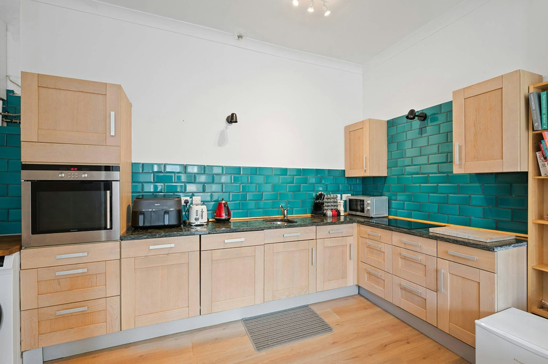 3f2, 5 Comiston Terrace, Morningside, Edinburgh, EH10 6AJ