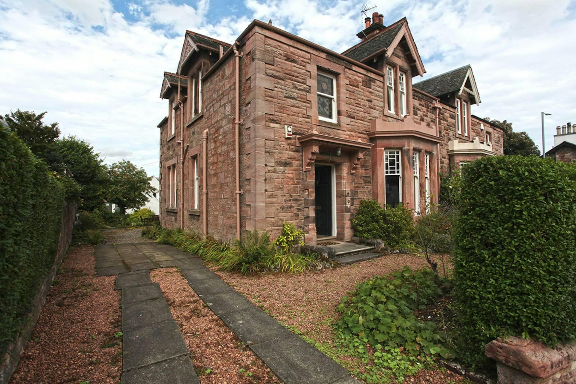 Lindhope, 34 Claremont, Alloa, FK10 2DG McEwan Fraser Legal