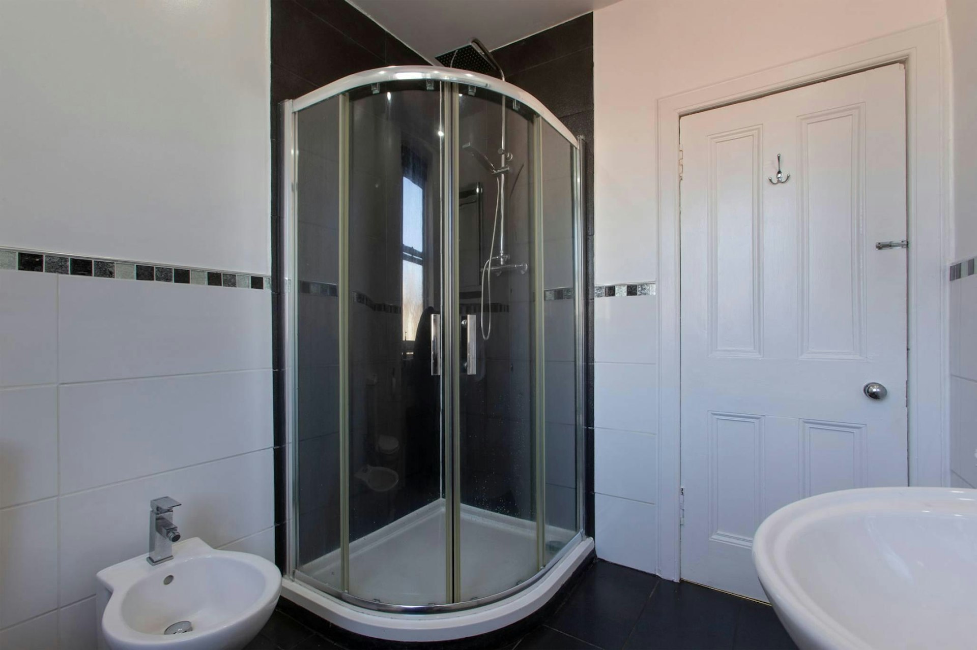 10 Dudley Avenue, Trinity, Edinburgh, EH6 4PN McEwan Fraser Legal