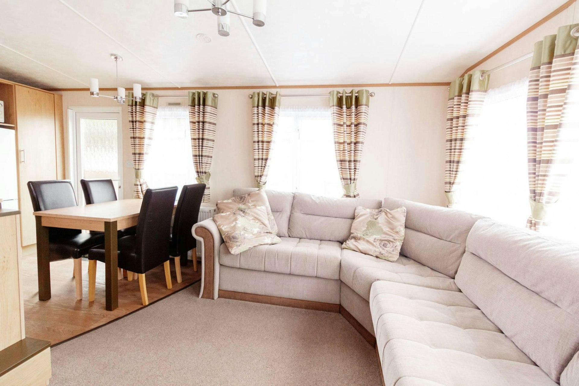 19 Loch Ness Highland Lodges, Invermoriston, Inverness, IV63 7YE