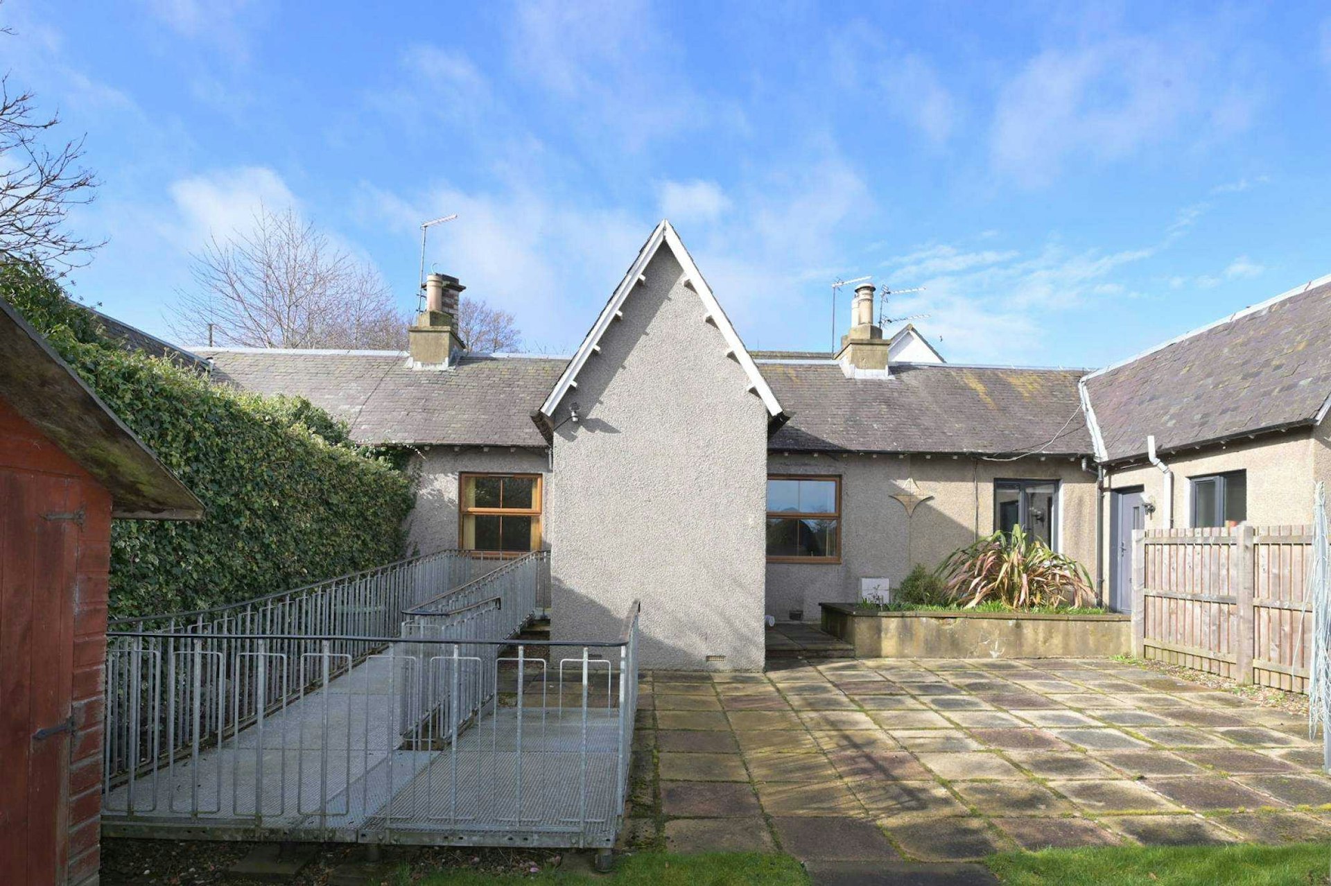 2 Newliston Road, Kirkliston, Edinburgh, EH29 9DW