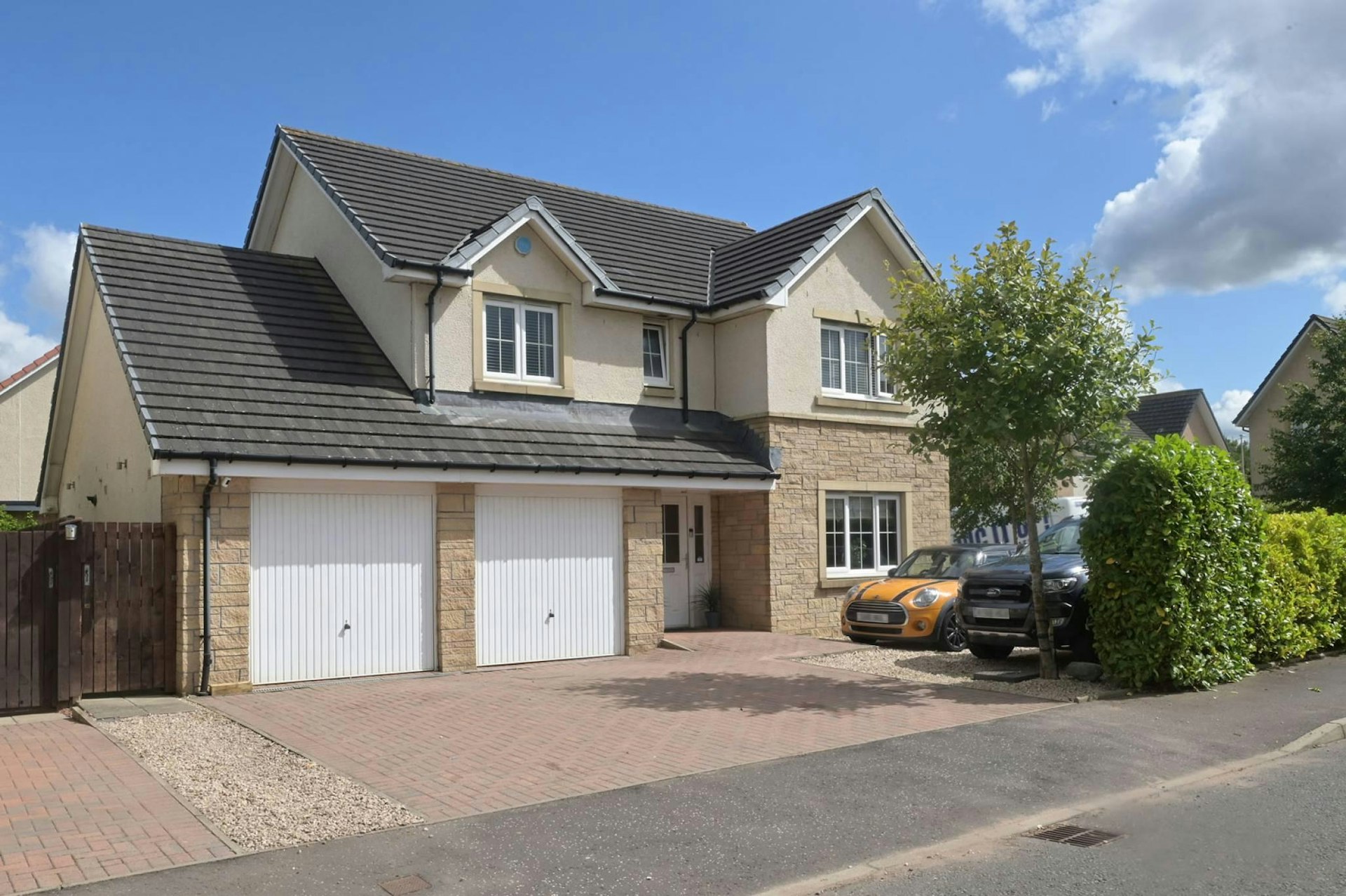 2 Millcraig Road, Winchburgh, EH52 6WF