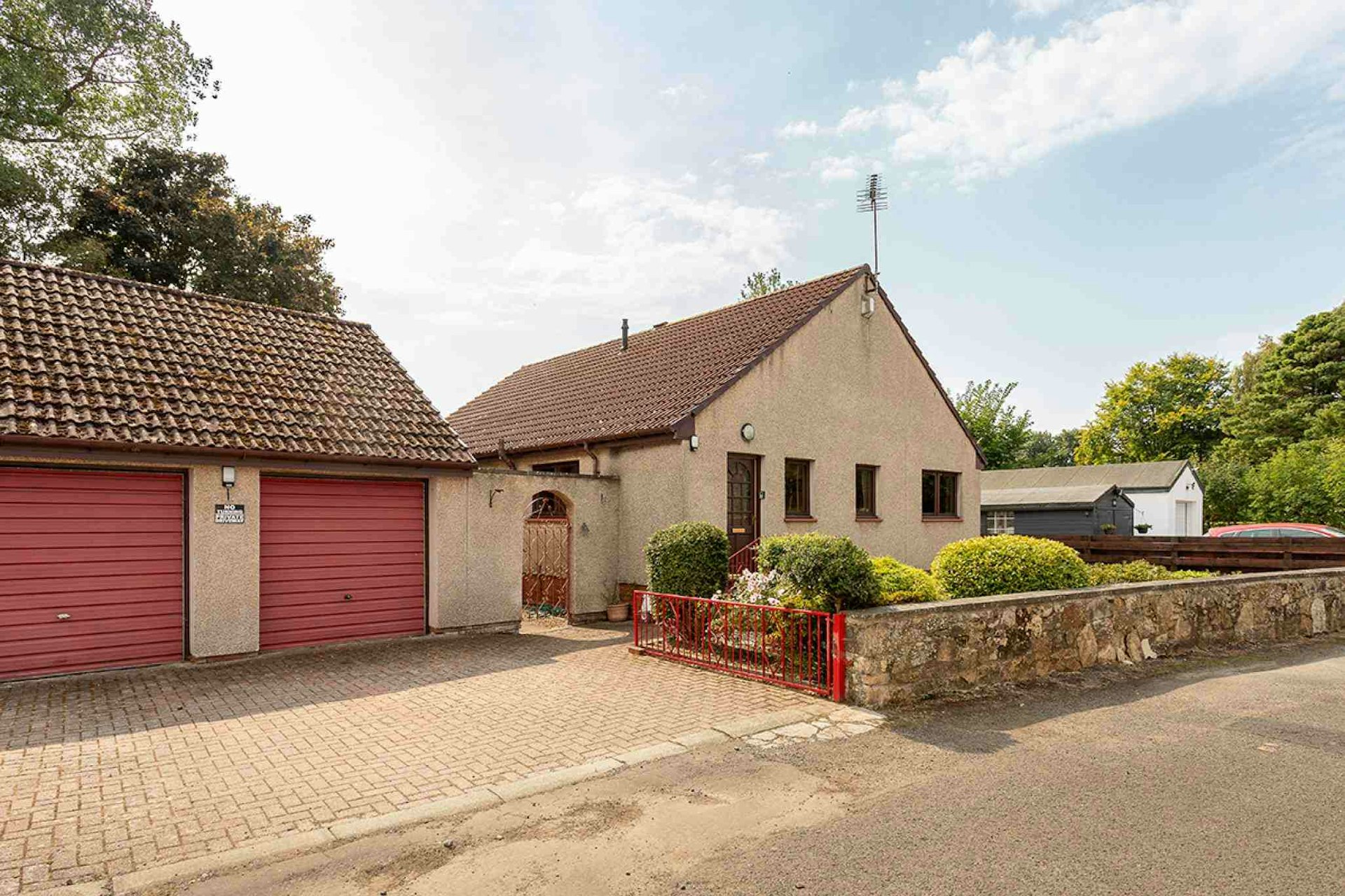 9 Shorehead, Kingskettle, Cupar, KY15 7PH