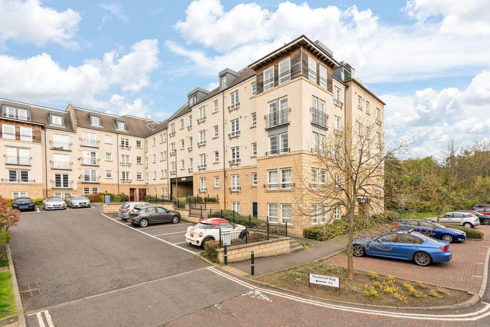 2/6 Powderhall Rigg, Cannonmills, Edinburgh, EH7 4GA