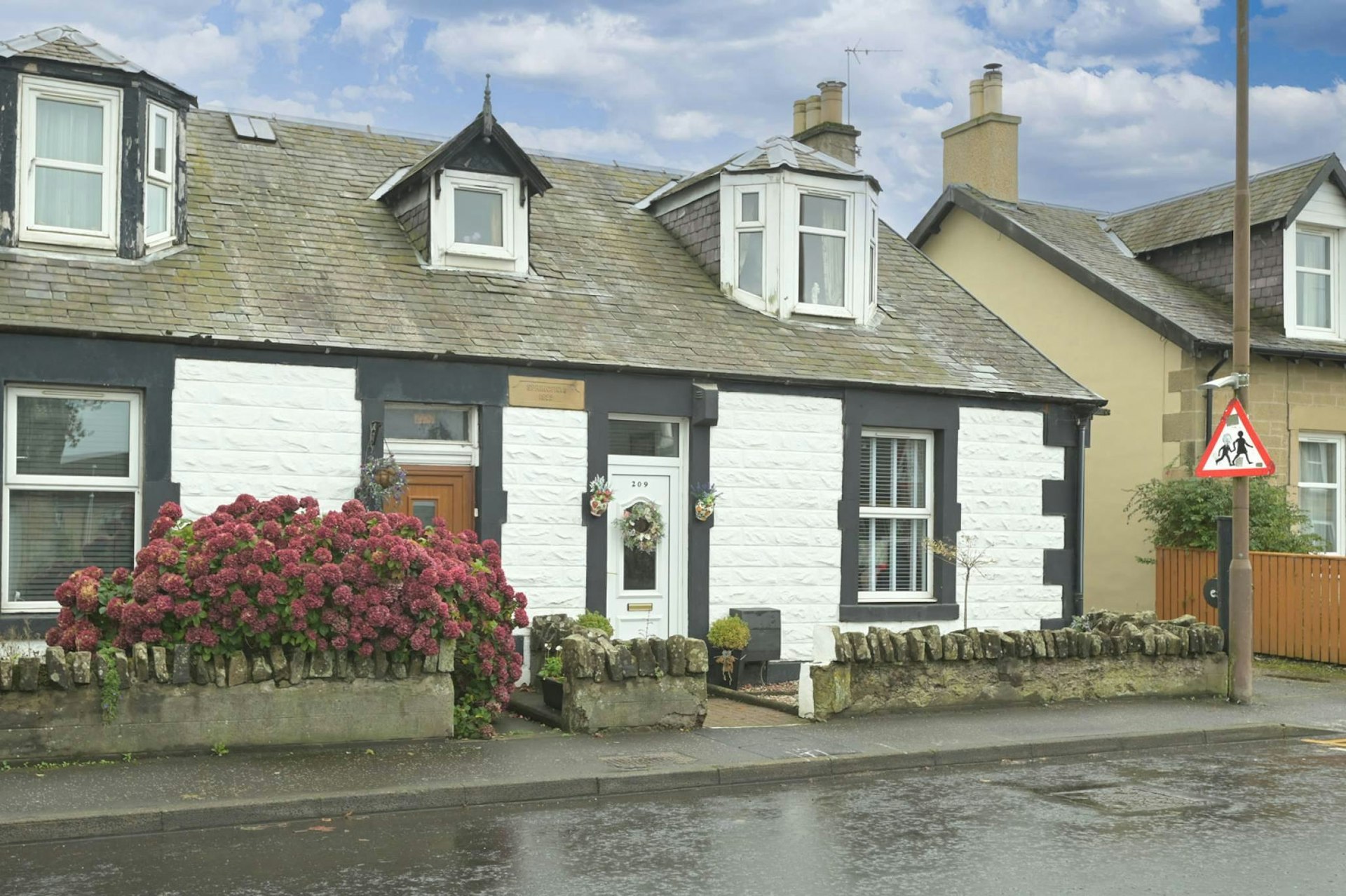 209 Main Street, East Calder, Livingston, EH53 0EN