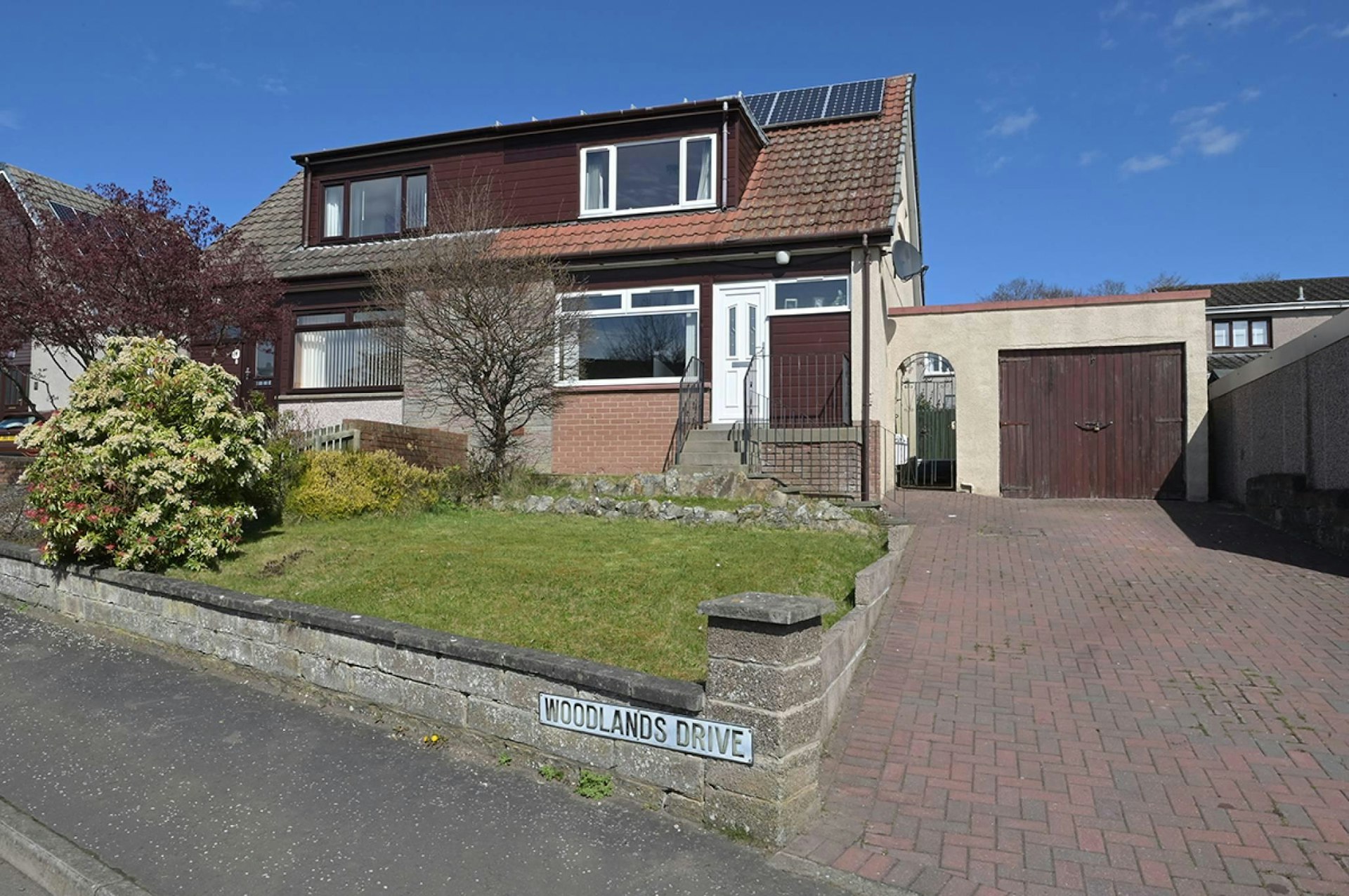 14 Woodlands Drive, Crossford, Dunfermline, KY12 8QE