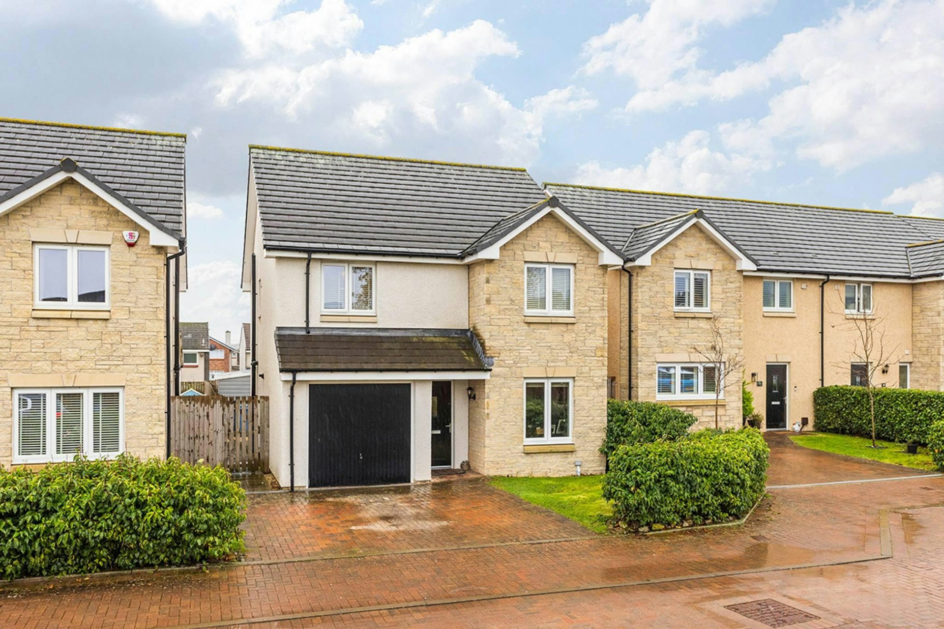 22 Foster Road, Penicuik, EH26 0FL
