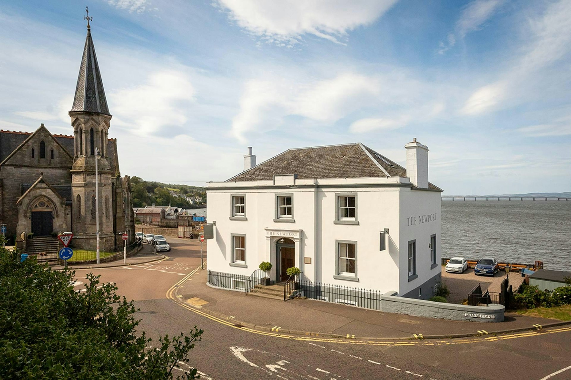 The Newport Inn 1 High Street, Newport-on-Tay, DD6 8AB