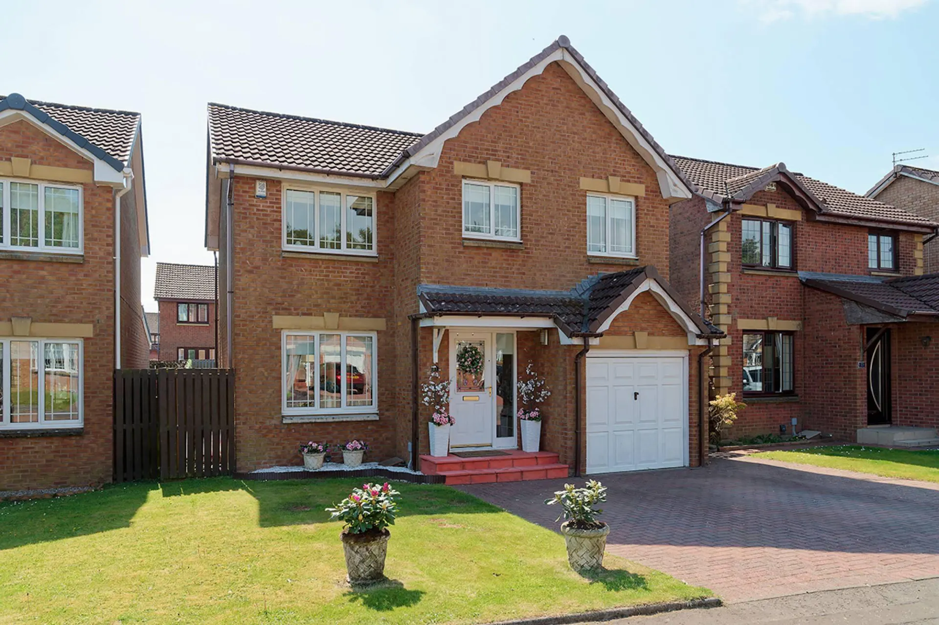 11 Samson Crescent, Carluke, ML8 4RP