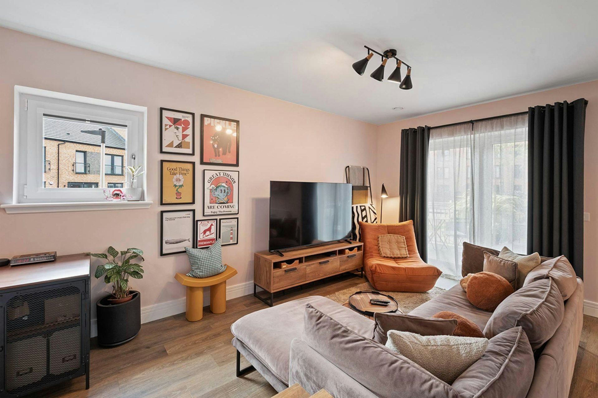 Flat 3, 91 Ocean Drive, Edinburgh, EH6 6BW