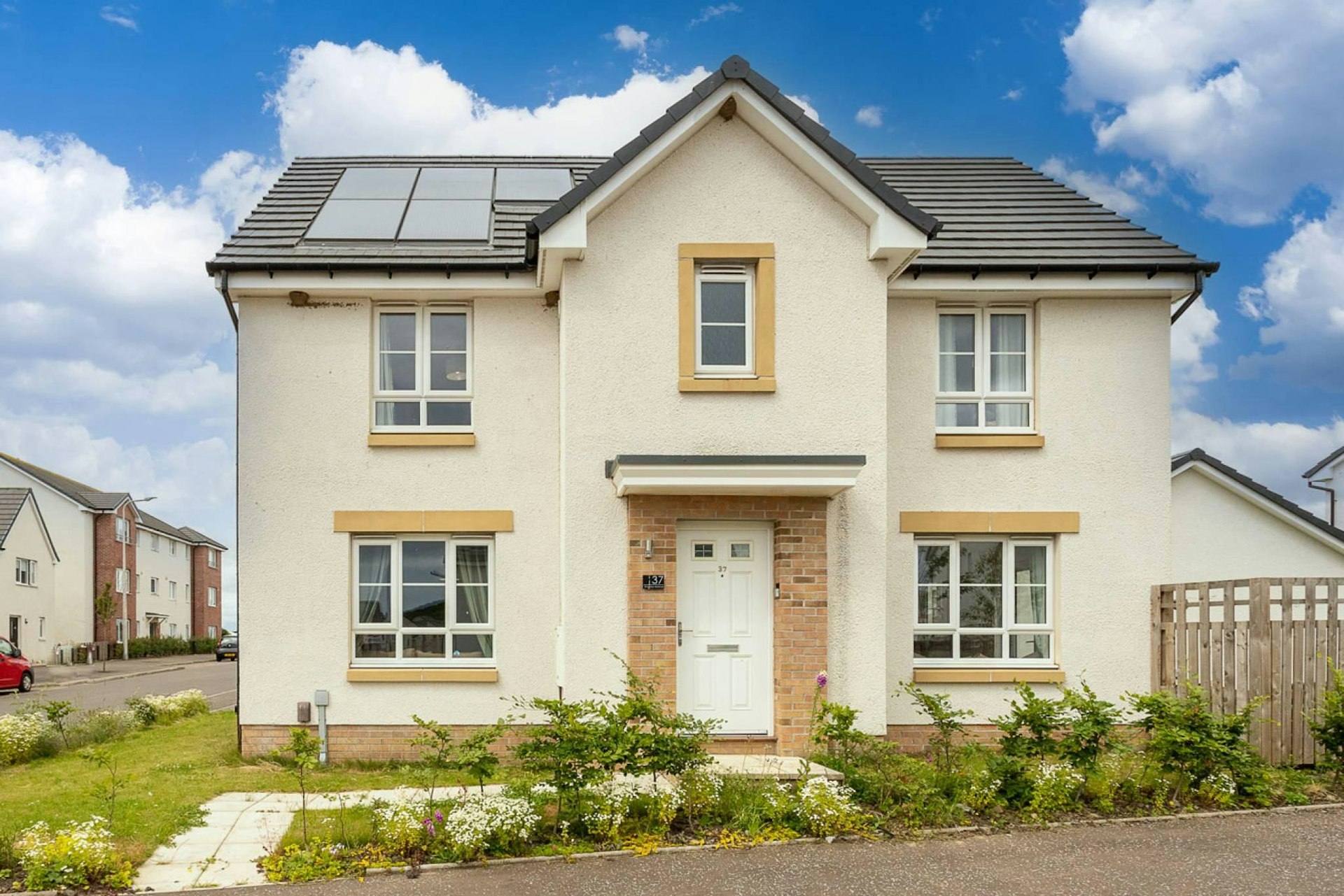 37 Kingslaw Avenue, Kirkcaldy, KY1 2DD