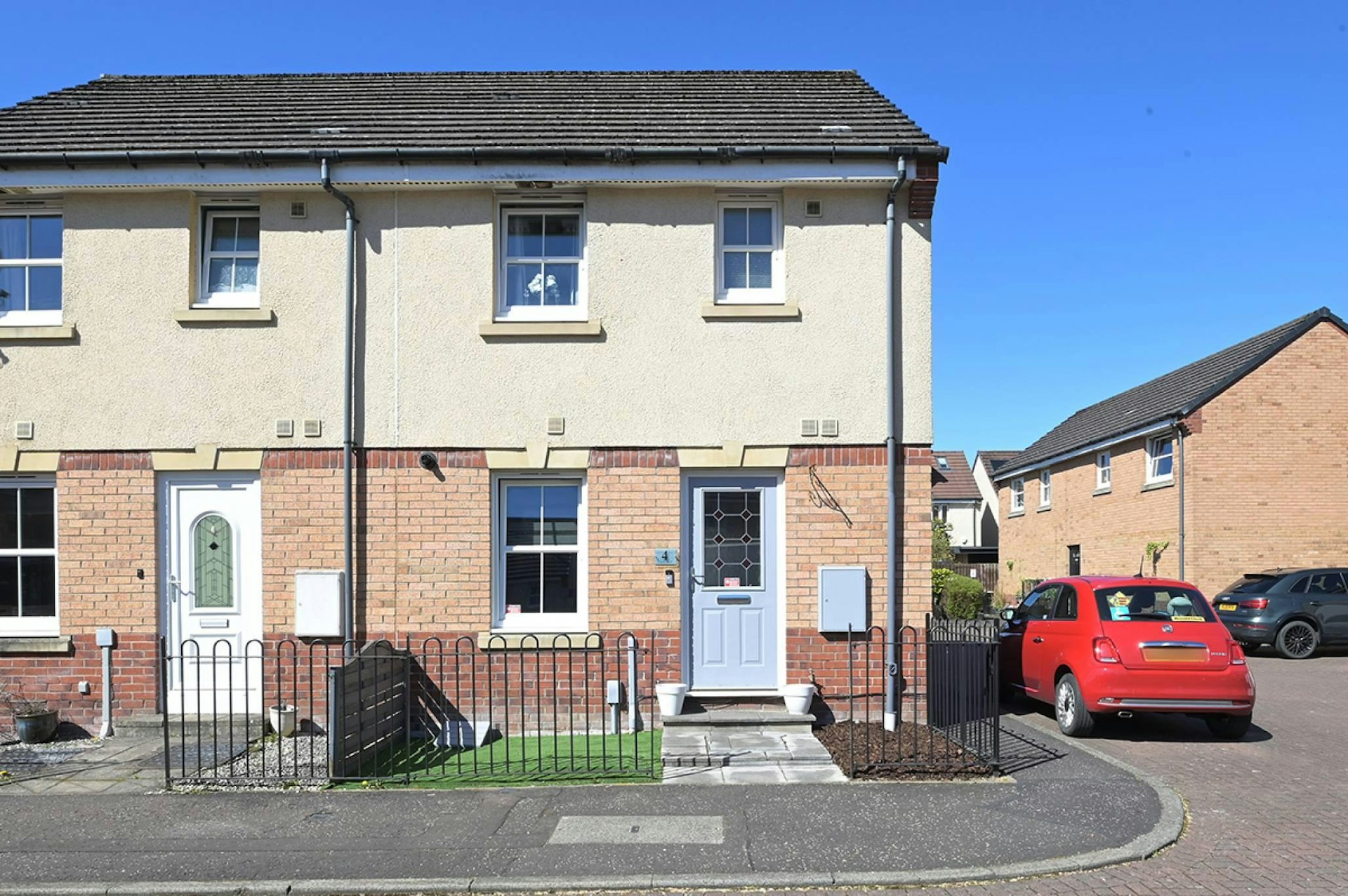 4 Castle Road, Bathgate, EH48 2TZ