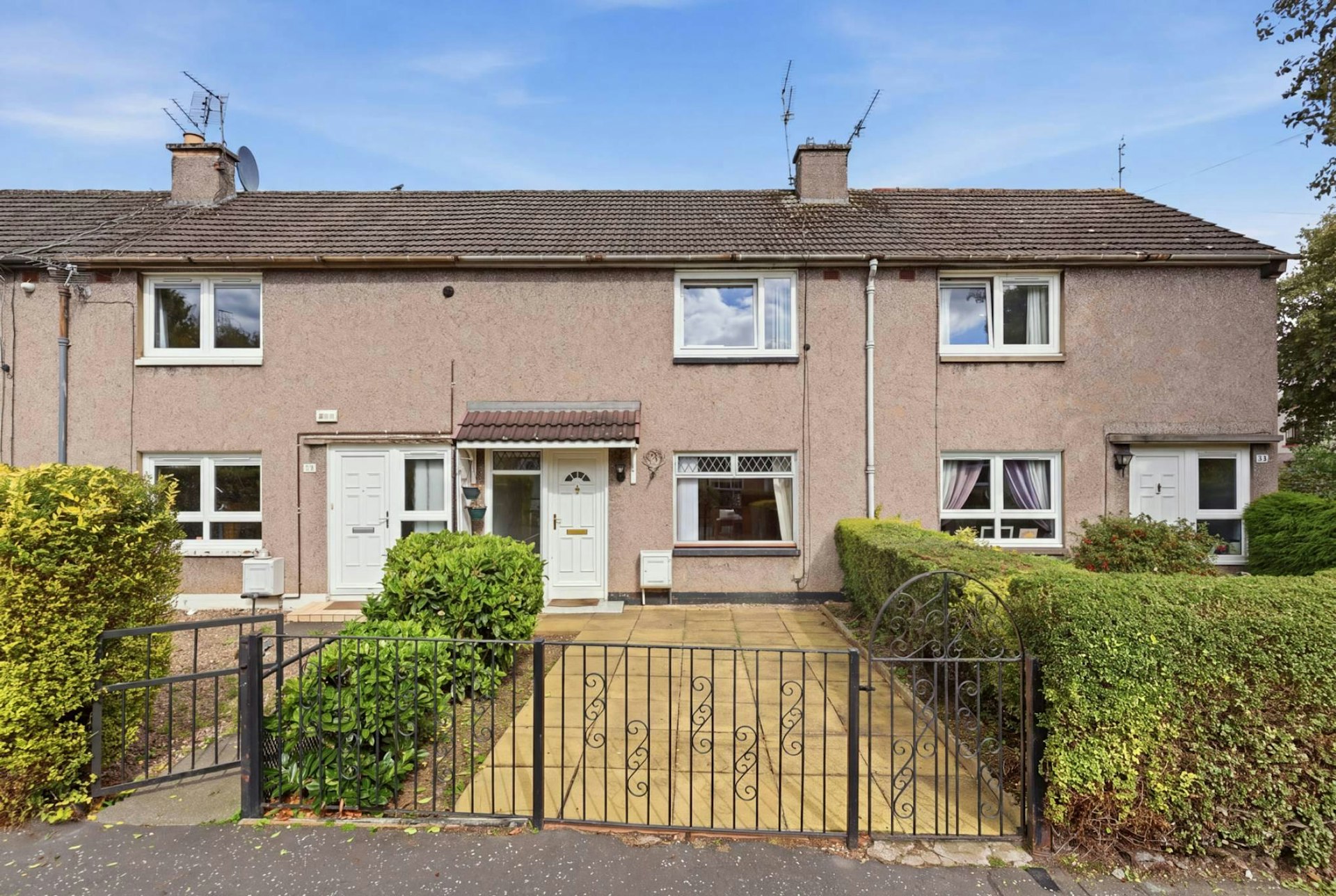 37 Muirhouse Gardens, Edinburgh, EH4 4TA