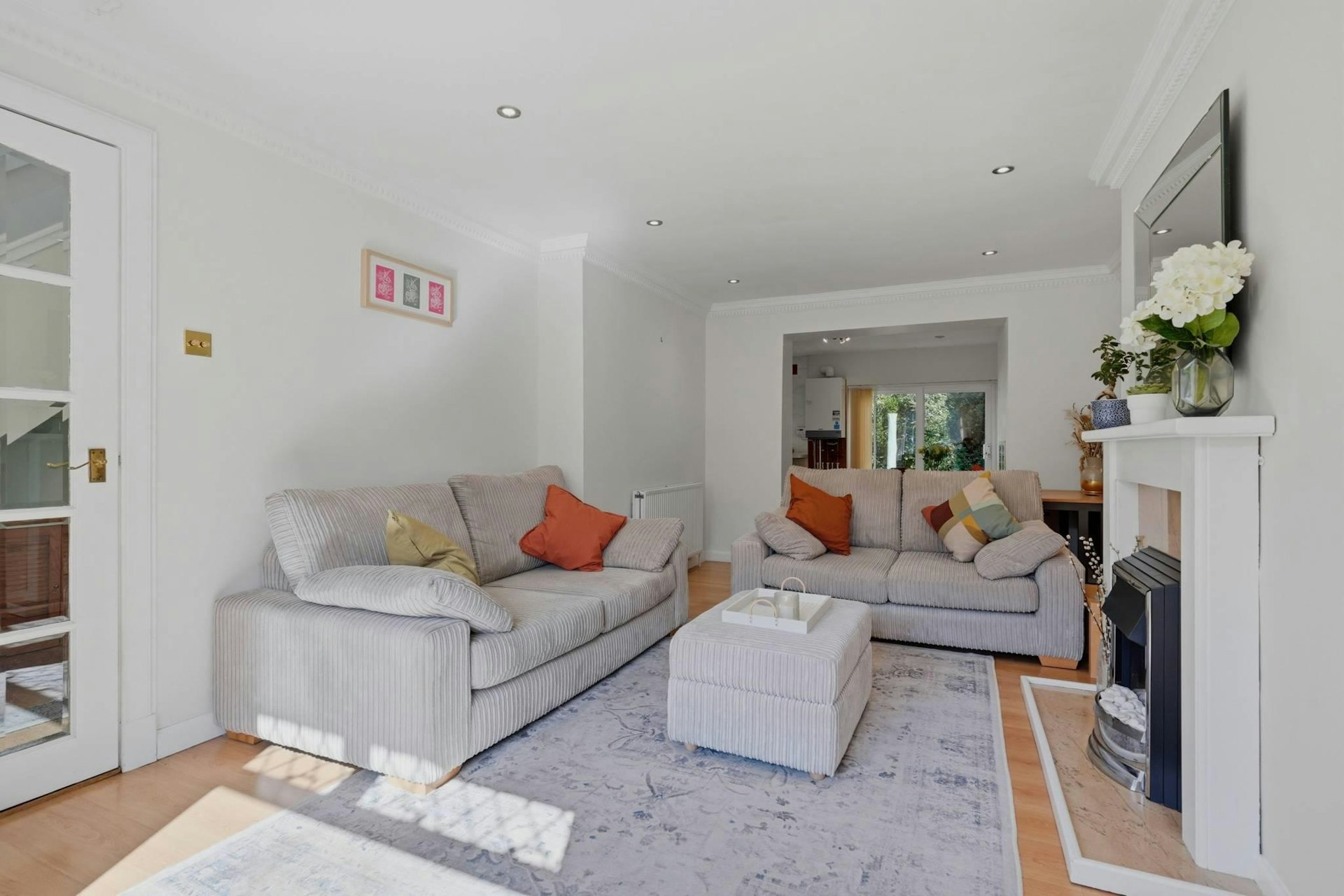 37 Muirhouse Gardens, Edinburgh, EH4 4TA