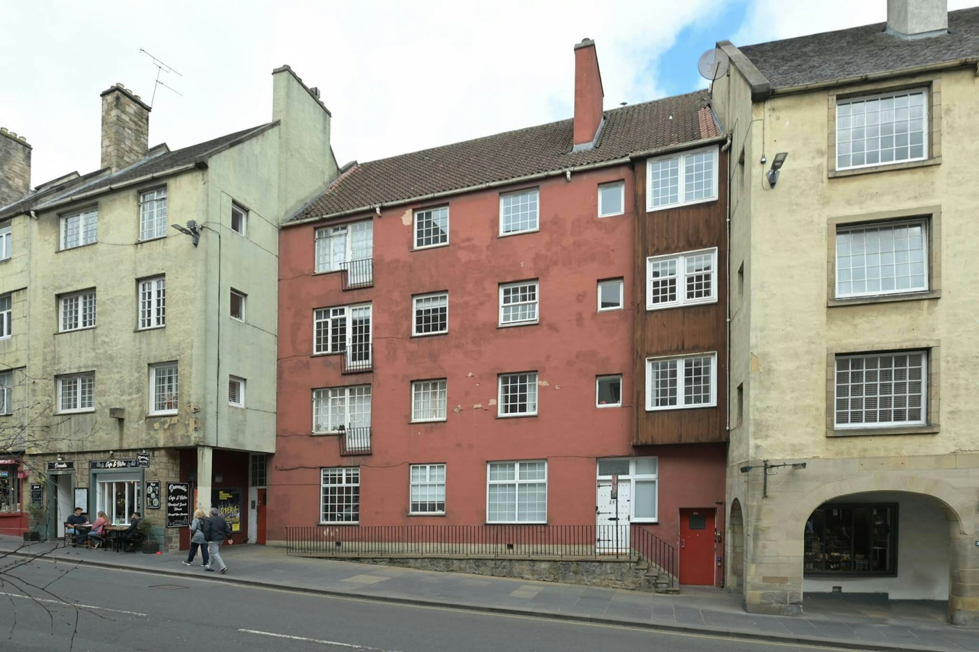 255/5 Canongate, Old Town, Edinburgh, EH8 8BQ