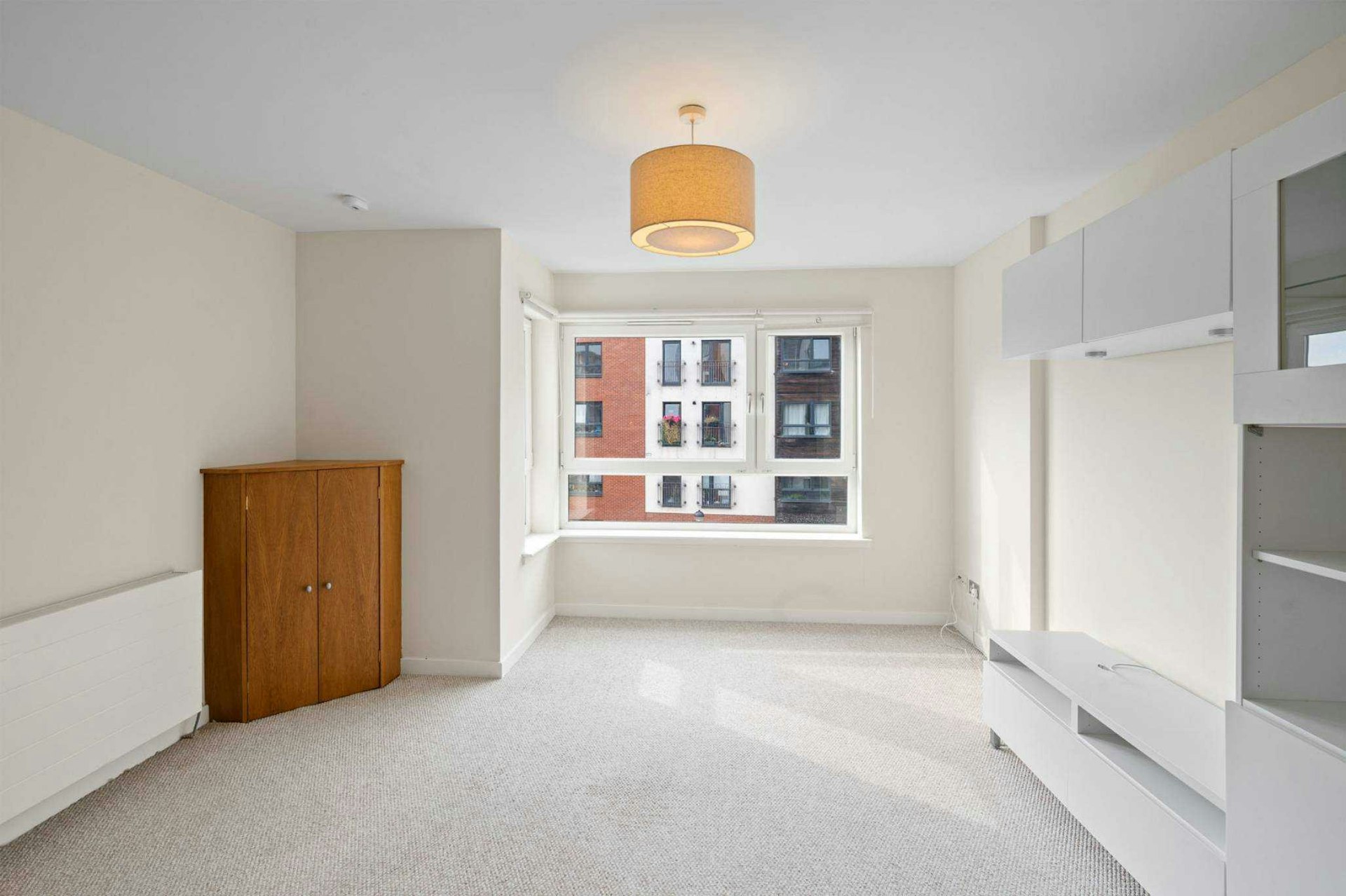 10/17 Salamander Court, Leith, Edinburgh, EH6 7JP